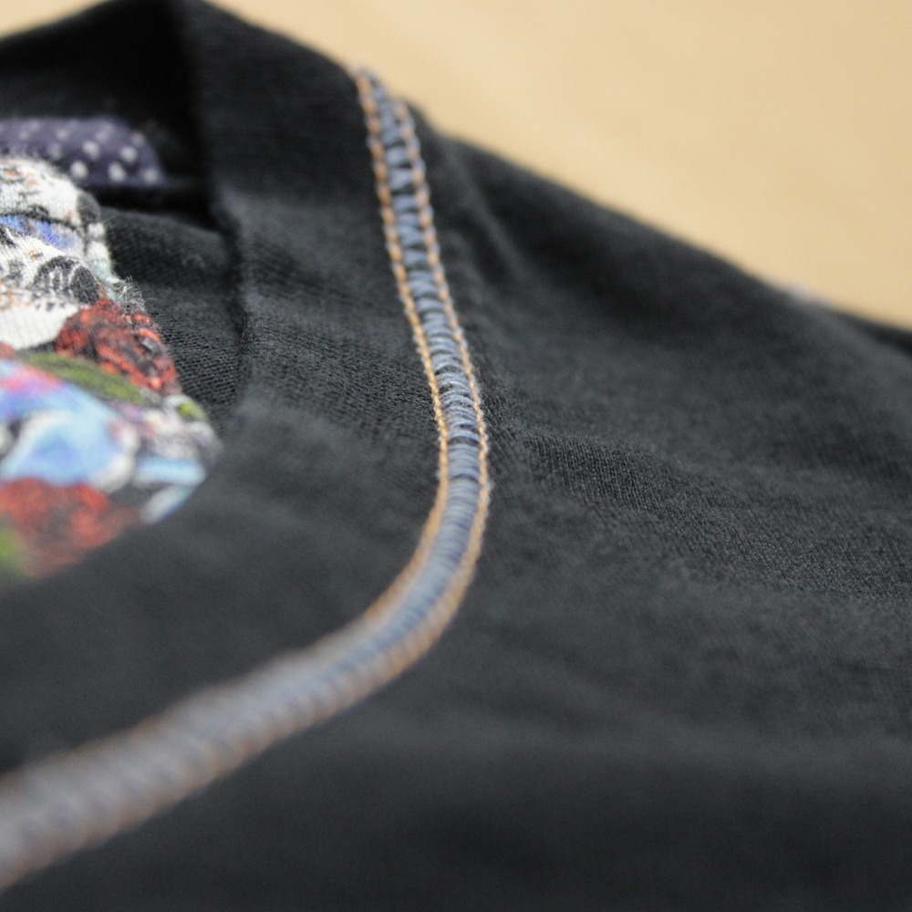 Robert Graham V-Neck T Shirt Mens Sz L Black Solid Embroidered Skull Stitching - Picture 5 of 6